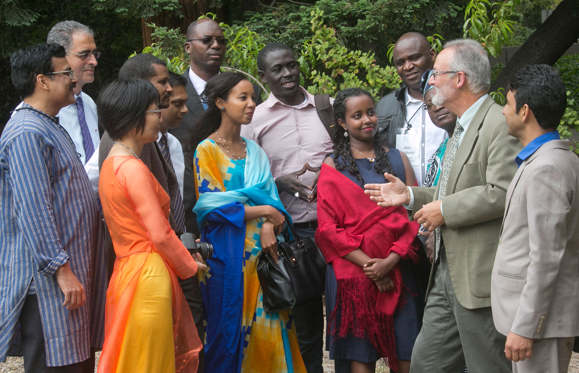 Keith Gilless in discussion with students from around the world.
