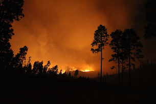 Las Conchas fire burning
