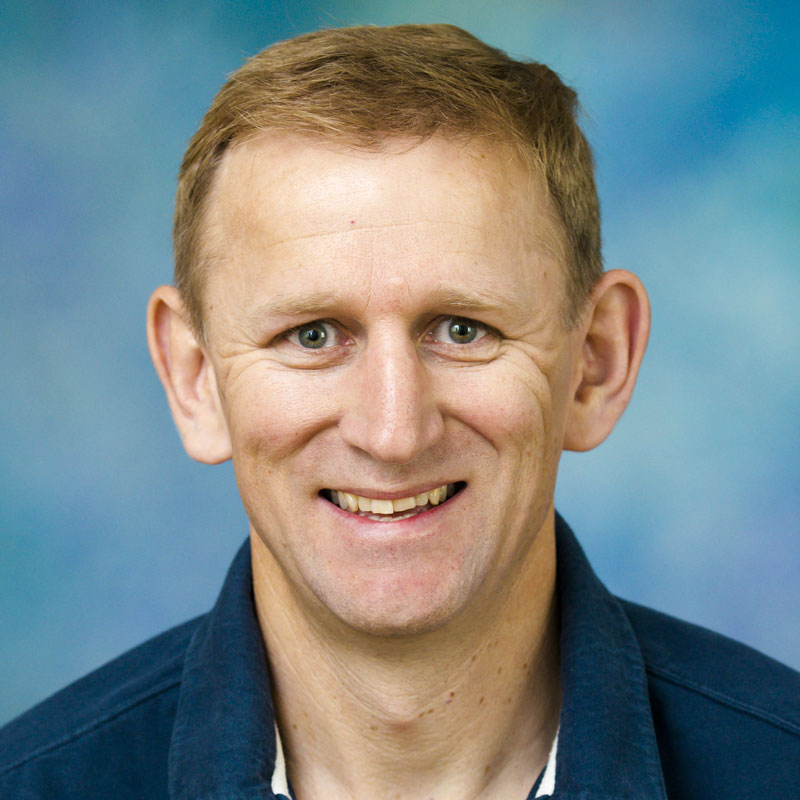 Headshot of Aaron Smith