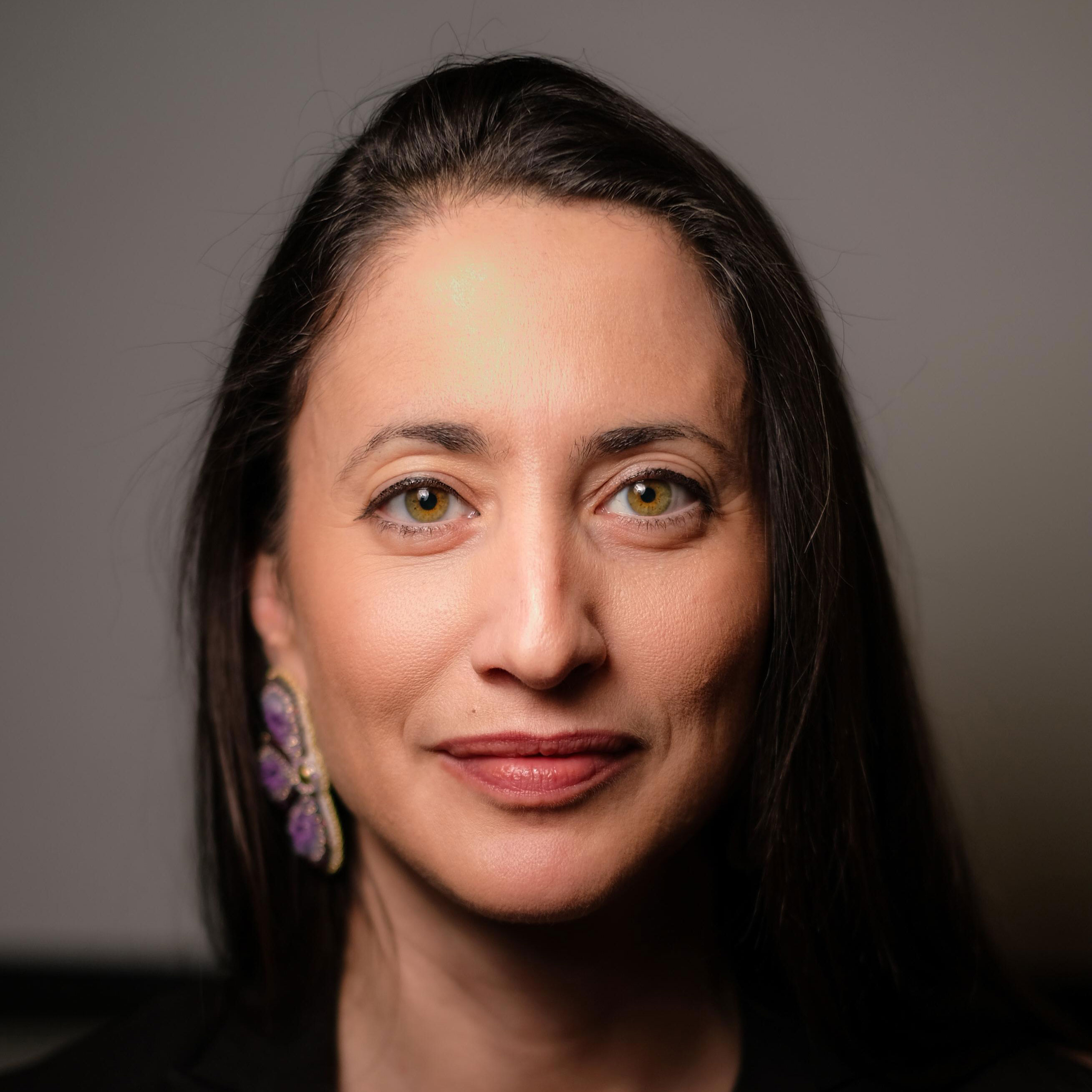 Elizabeth Hoover headshot.