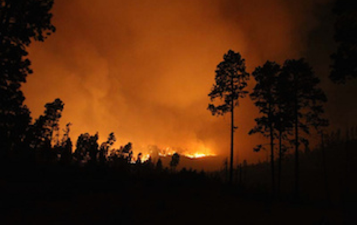 Las Conchas fire burning